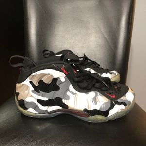 NEGOTIABLE Nike Air Foamposite One Fighter Jet